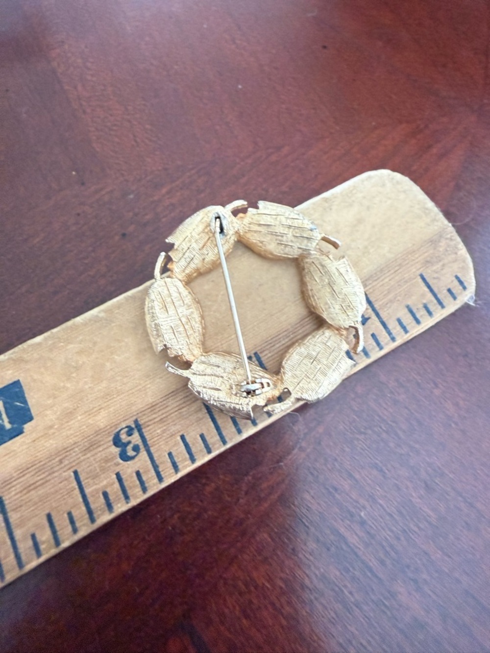 Vintage Gold Tone brooch - Picture 2 of 2